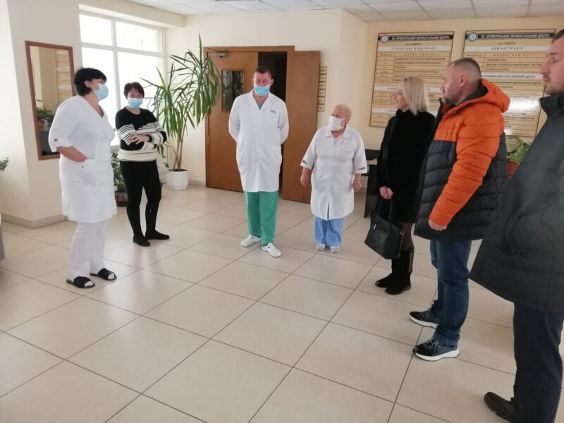 Свята не заважають нам працювати!