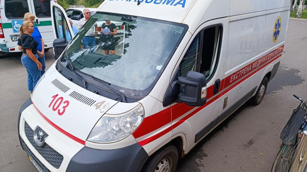 Криворізькі Зе!Жінки передали спецтранспорт до міської лікарні (ВІДЕО)