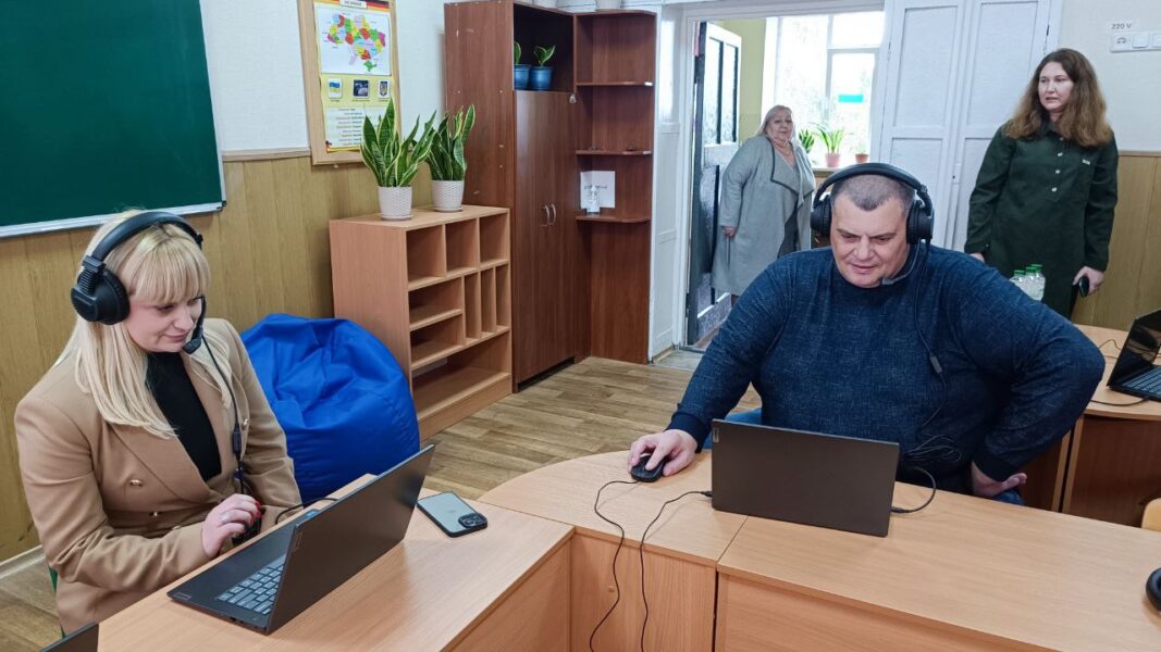 Обладнання для вивчення іноземних мов отримала одна зі шкіл Кривого Рогу (ВІДЕО)
