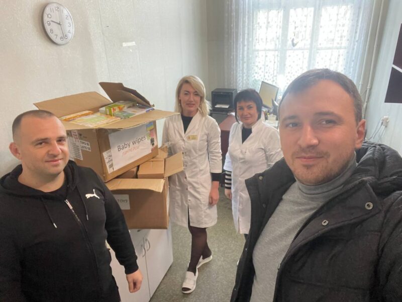 Депутати “Слуги Народу” передали ліки для криворізьких лікарень