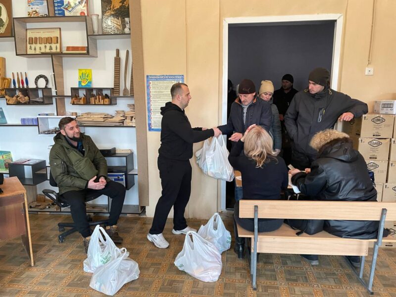 Підтримка для людей з особливими потребами: у Кривому Розі надали допомогу громадянам із порушеннями слуху (ВІДЕО)