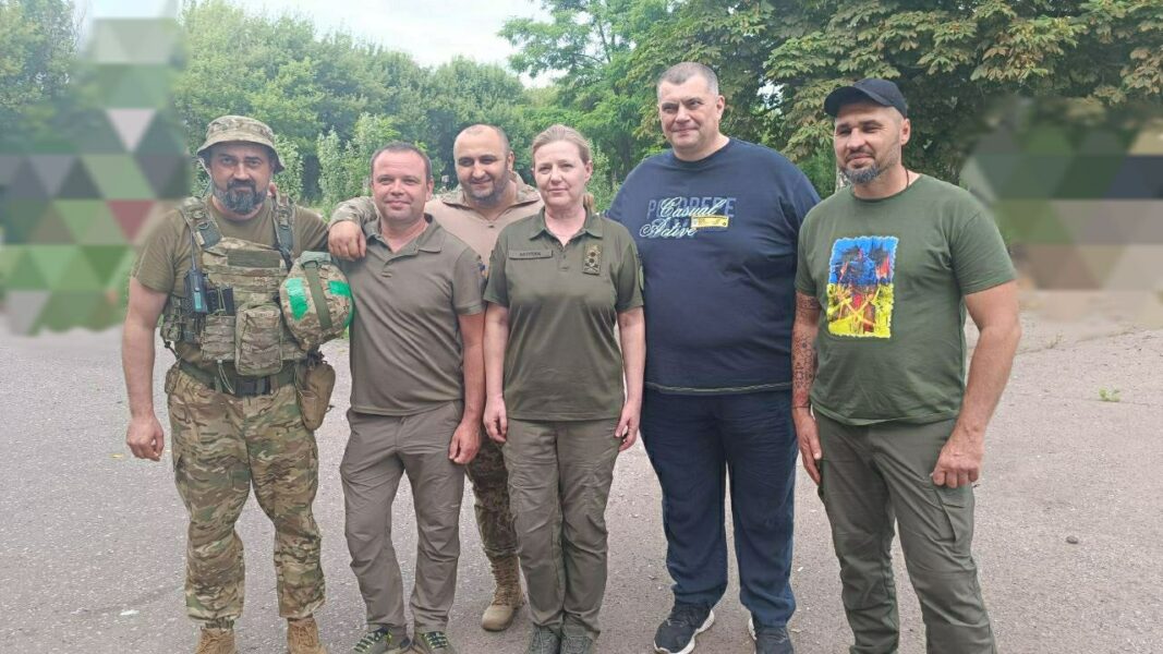 Криворізькі депутати відвідали батальйон «Арей» на східному фронті