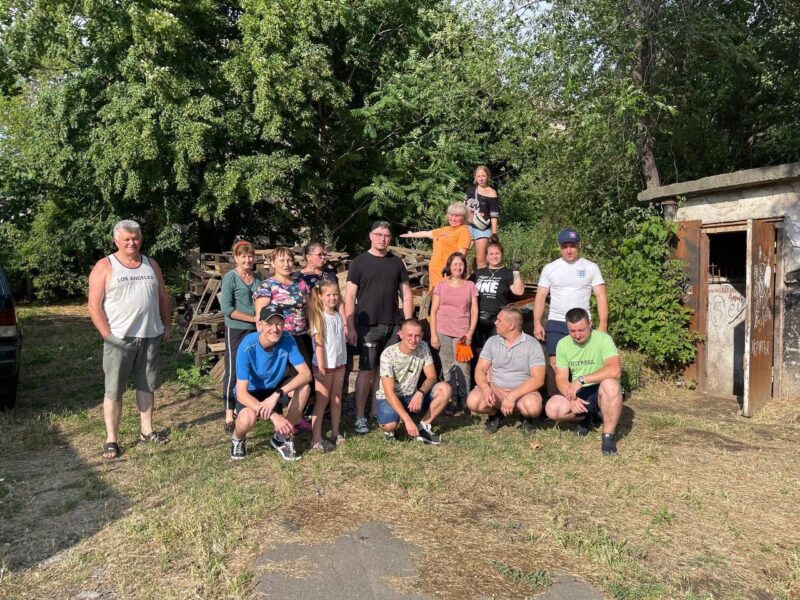 Комфортно в безпеці: активісти криворізької ЗеМолодіжки долучилися до впорядкування укриття