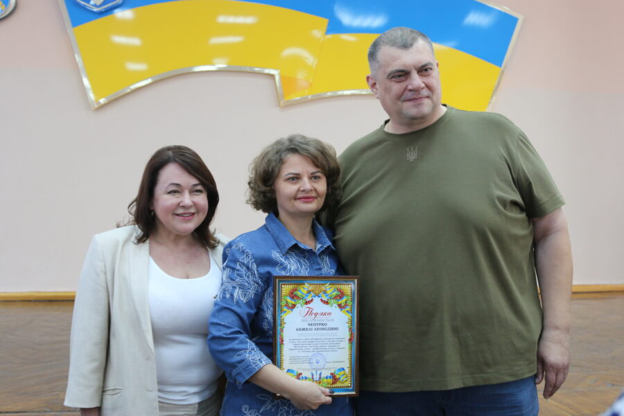 Депутати від «Слуги Народу» привітали освітян Криворіжжя з професійним святом (ВІДЕО)