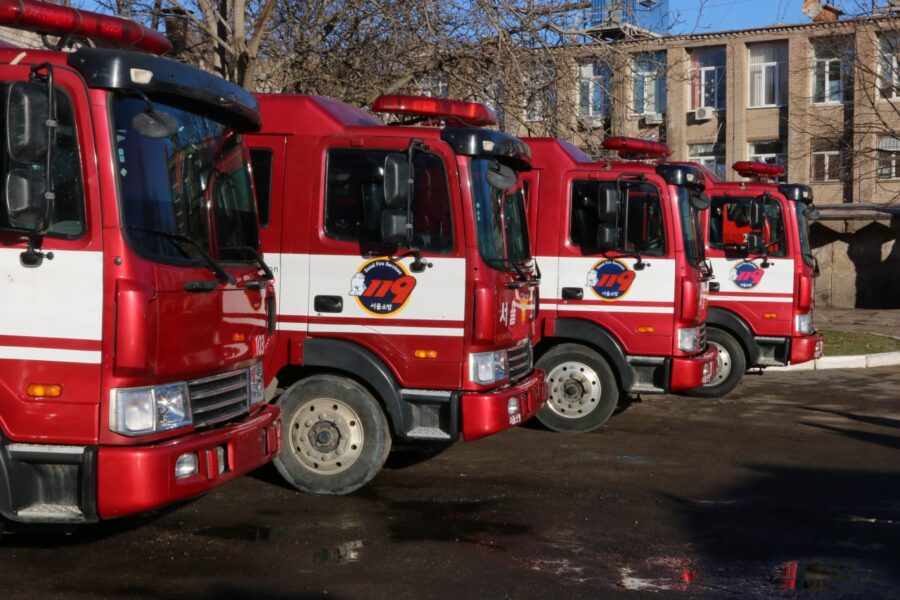 Надзвичайники Дніпропетровщини отримали спецтранспорт для ліквідації пожеж та розмінування території (ВІДЕО)