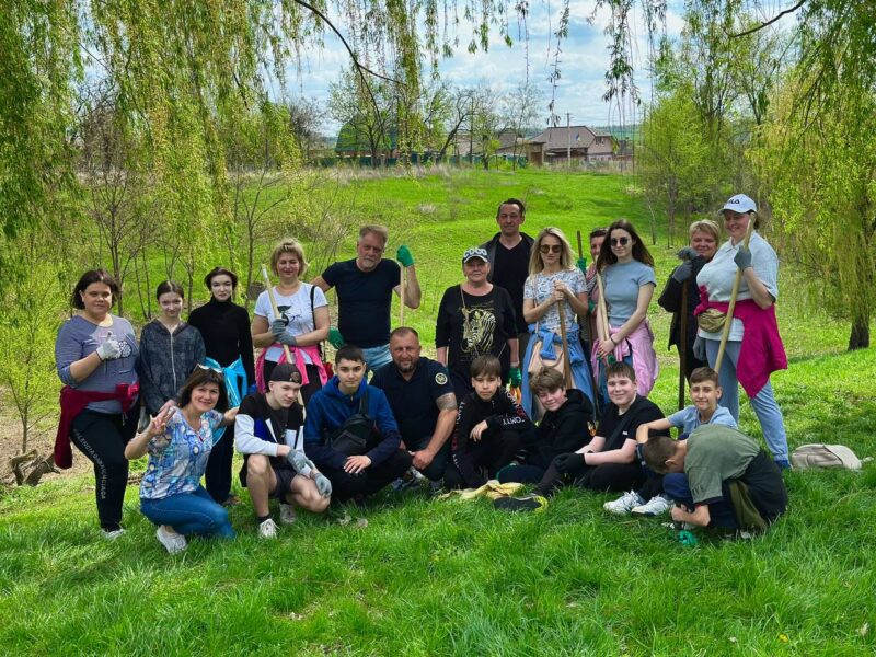 Генеральне прибирання по-тернівськи: мешканці району провели масштабну толоку