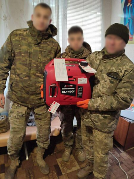Українські захисники отримали генератори від благодійників з Європи