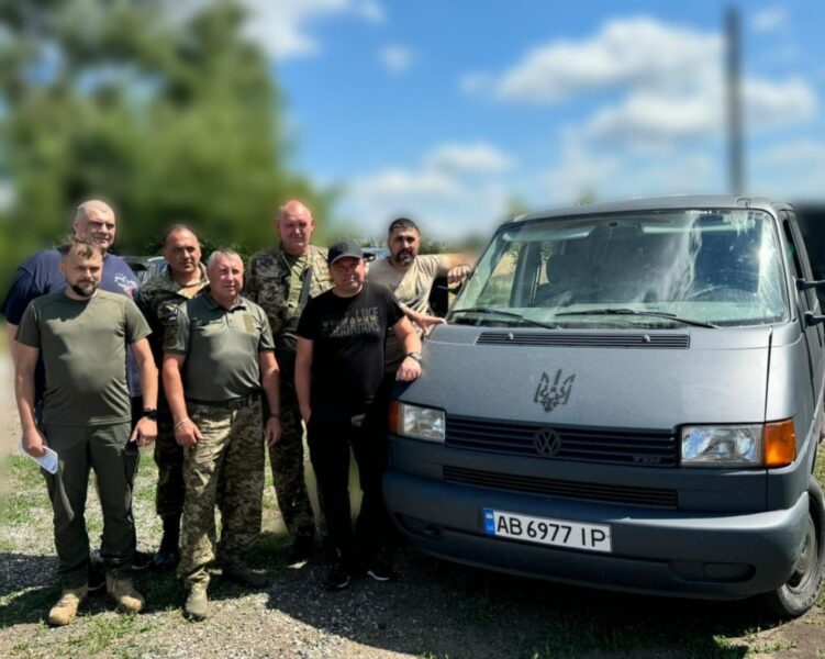 Мобільність при виконанні бойових задач: за сприяння депутатів від «Слуги Народу» військові отримали автівки