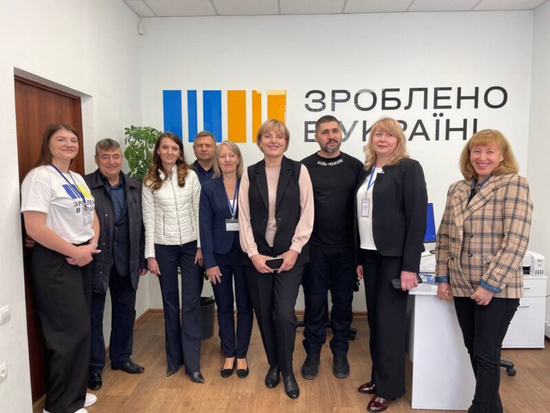 Підтримати місцевих виробників: на Широківщині відкрили офіс «Зроблено в Україні»
