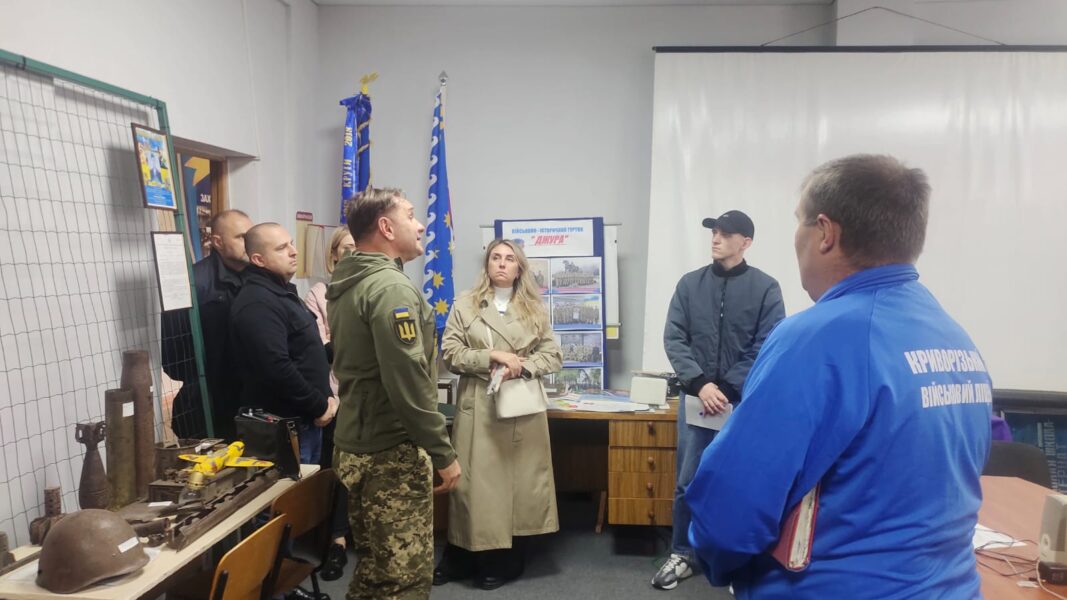Плани розвитку освіти: депутати від «Слуги Народу» відвідали профільні навчальні заклади