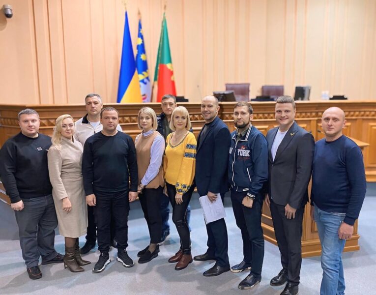 Продовження підтримки війська, усунення наслідків російських атак, освітні та інфраструктурні питання: дайджест рішень сесії Криворізької міськради