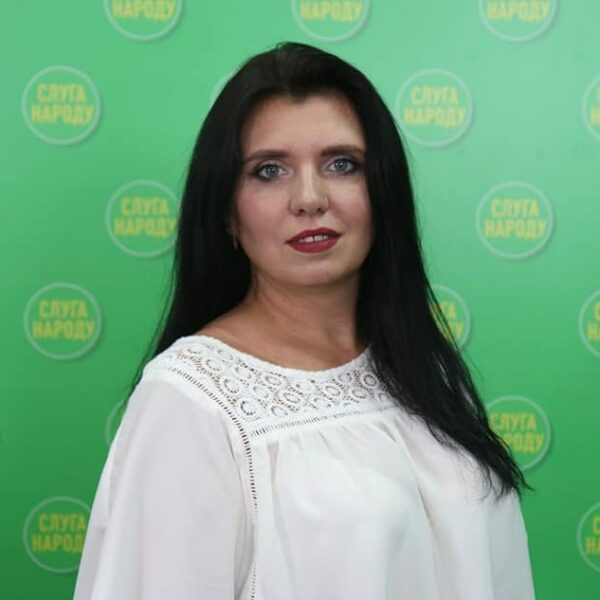 «Війна ні для кого ще не скінчилась»: Людмила Костецька – про поїздки на фронт, психолого-просвітницьку діяльність та те, як бути дружиною військового