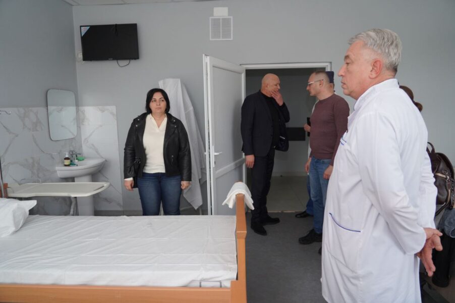 Розвиток медицини: медзаклади Криворіжжя отримали допомогу від міжнародних партнерів
