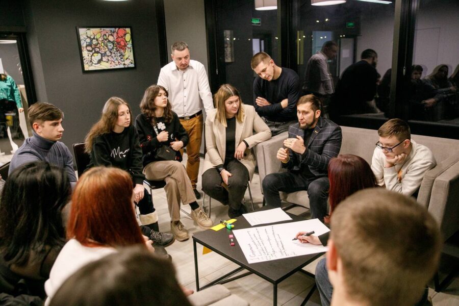 Інструмент особистого PR для пошуку однодумців та ефективної роботи: в Кривому Розі говорили про розвиток персонального бренду в соцмережах