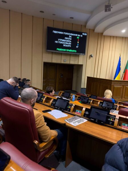 Відновлення житлового фонду після ворожих атак, облаштування захисних споруд, підтримка інженерних комунікацій – про рішення Криворізької міської ради