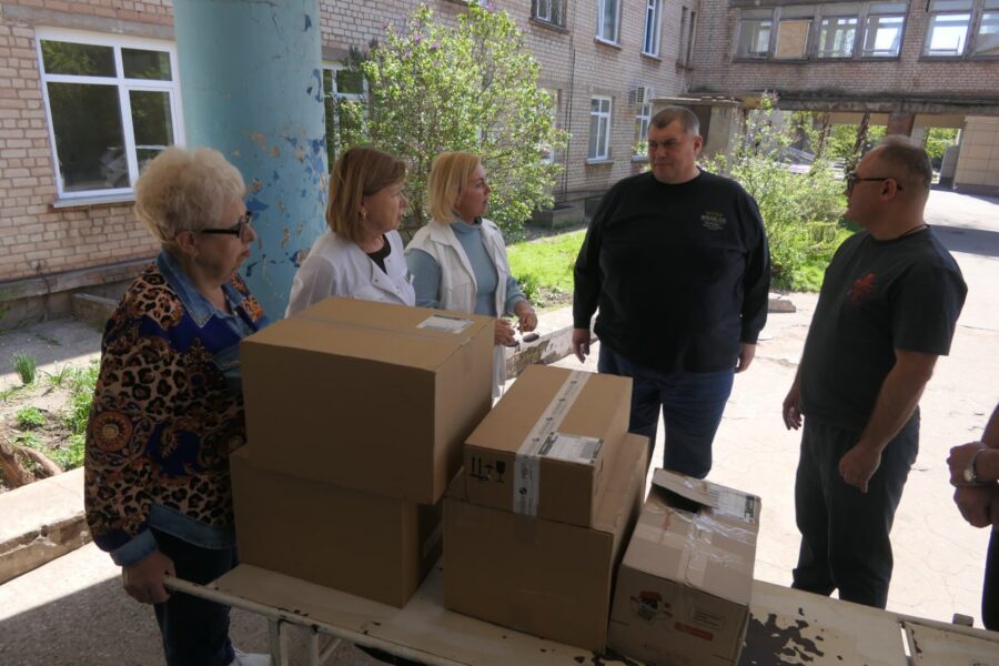 Препарати, що рятують життя: до однієї з лікарень Кривого Рогу передали вантаж ліків
