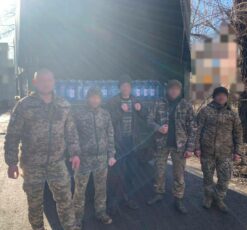 Питна вода для захисників: вантажі з Кривого Рогу понад три роки прямують на різні напрямки фронту