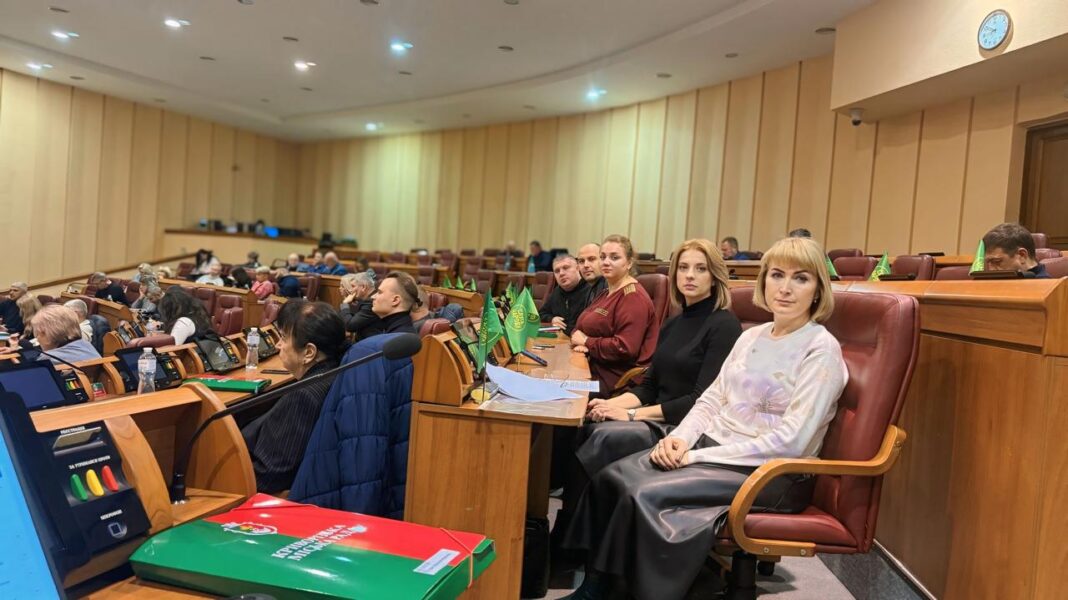 Допомога війську, тепло в закладах освіти й культури, харчування для школярів, будівництво укриттів: про бюджетні рішення Криворізької міськради