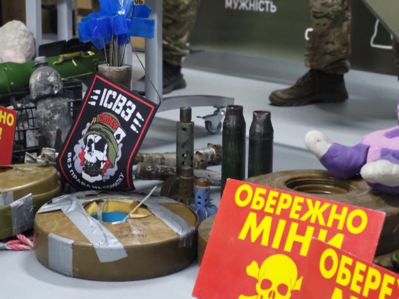 Міни, кіберзагрози, перша допомога: криворізькі ветерани провели навчання для майбутніх поліцейських