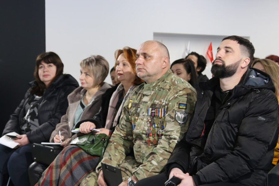 Безпечні простори для тих, хто потребує підтримки: чому варто розвивати мережу Центрів Життєстійкості