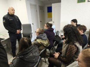 Безпека як основа стійкості: у Тернівському районі обговорили загрози воєнного часу та як їм протидіяти