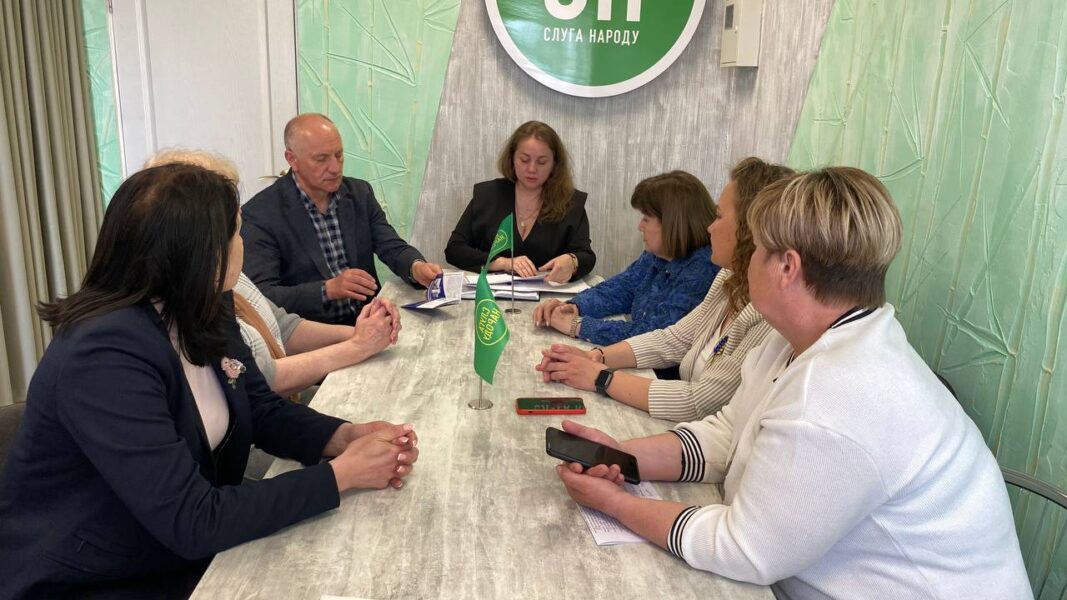 Ближче до людей: у Софіївській селищній громаді відкрився офіс партії «Слуга Народу»
